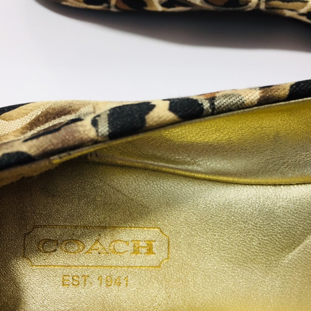 ❌ SOLD ❌Vintage, Coach Shoes. It has wear but - Picture 5 of 13